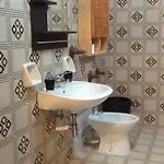Summer's House בית הארחה 3*